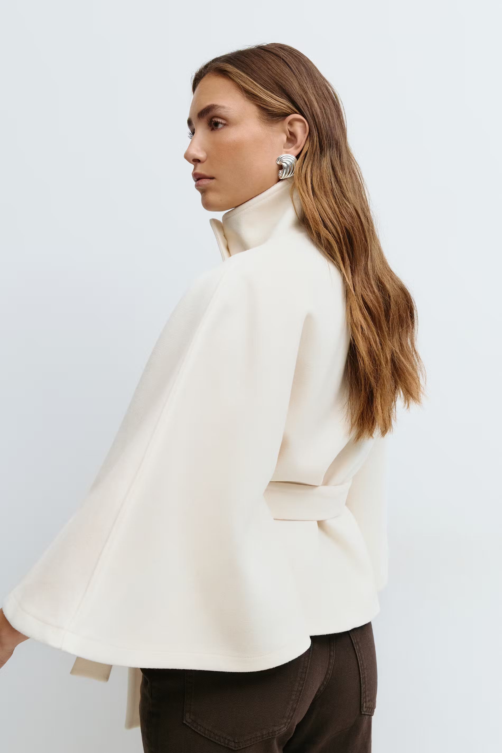 Elegante dames jas | Cape-model met ceintuur en hoge kraag