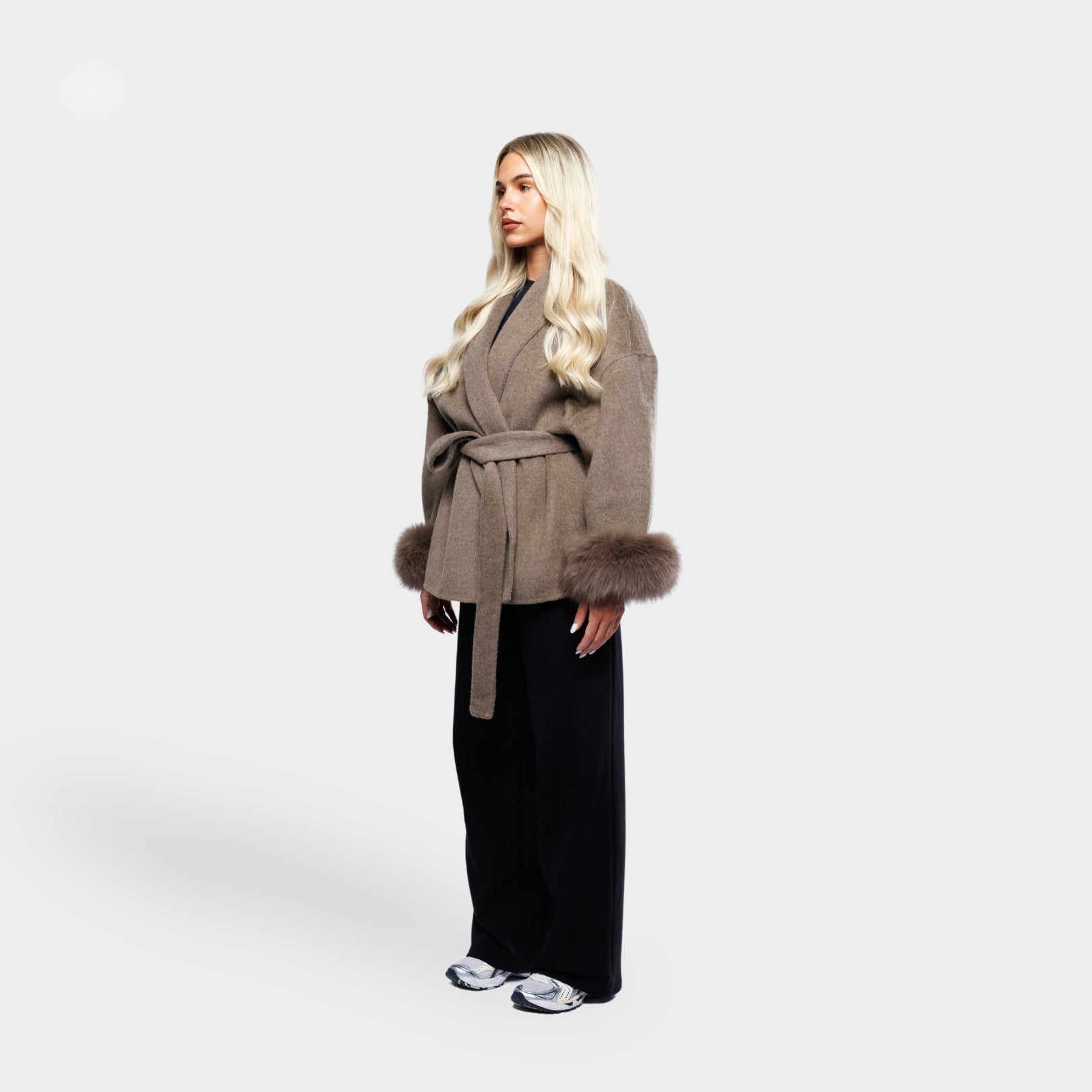 Celeste Luxe Wrap – Winterse Glamour op haar Best