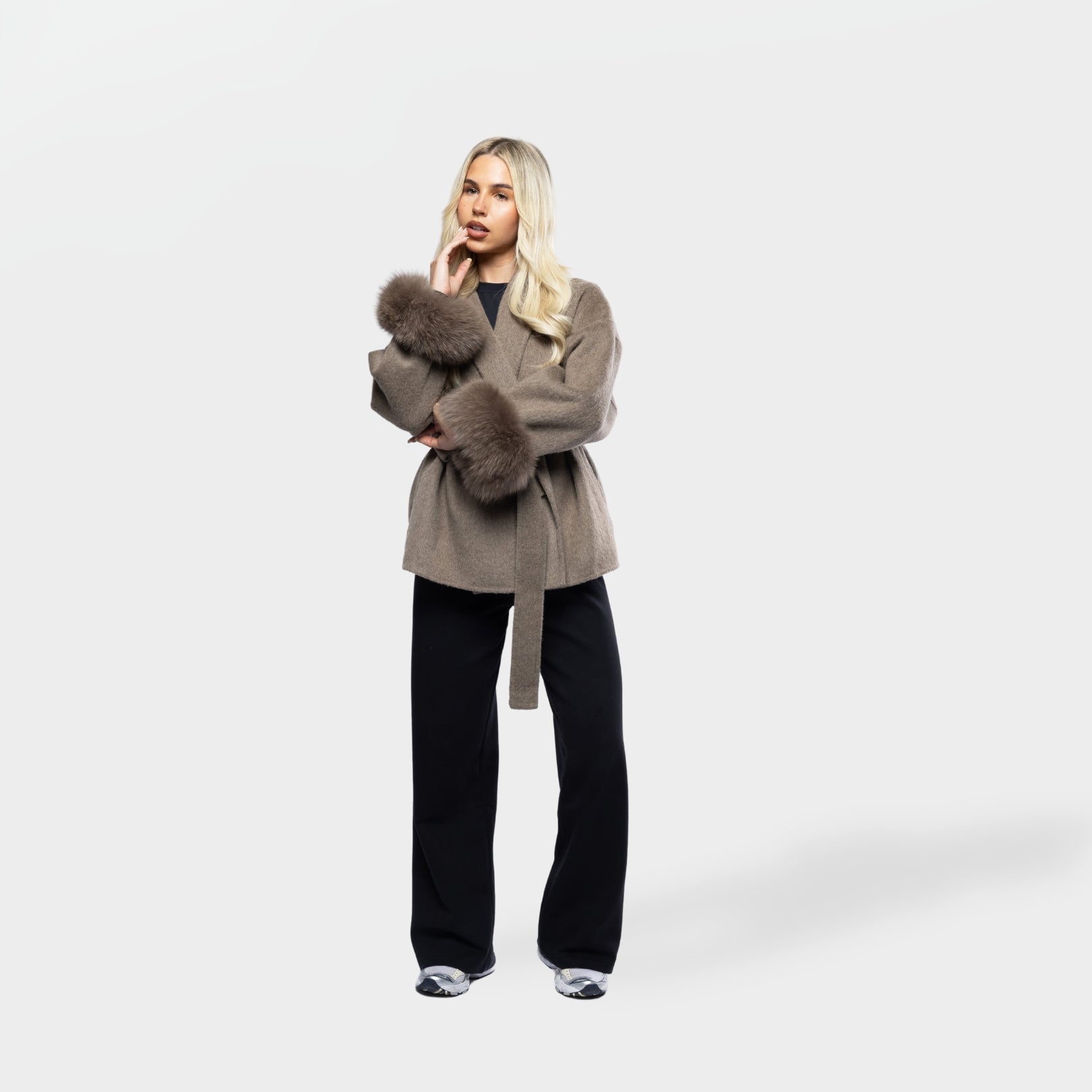 Celeste Luxe Wrap – Winterse Glamour op haar Best
