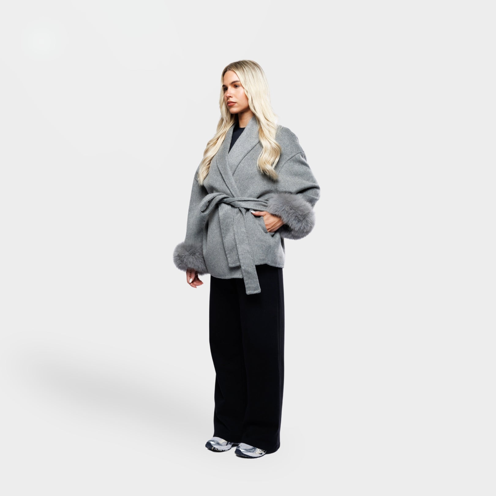 Celeste Luxe Wrap – Winterse Glamour op haar Best