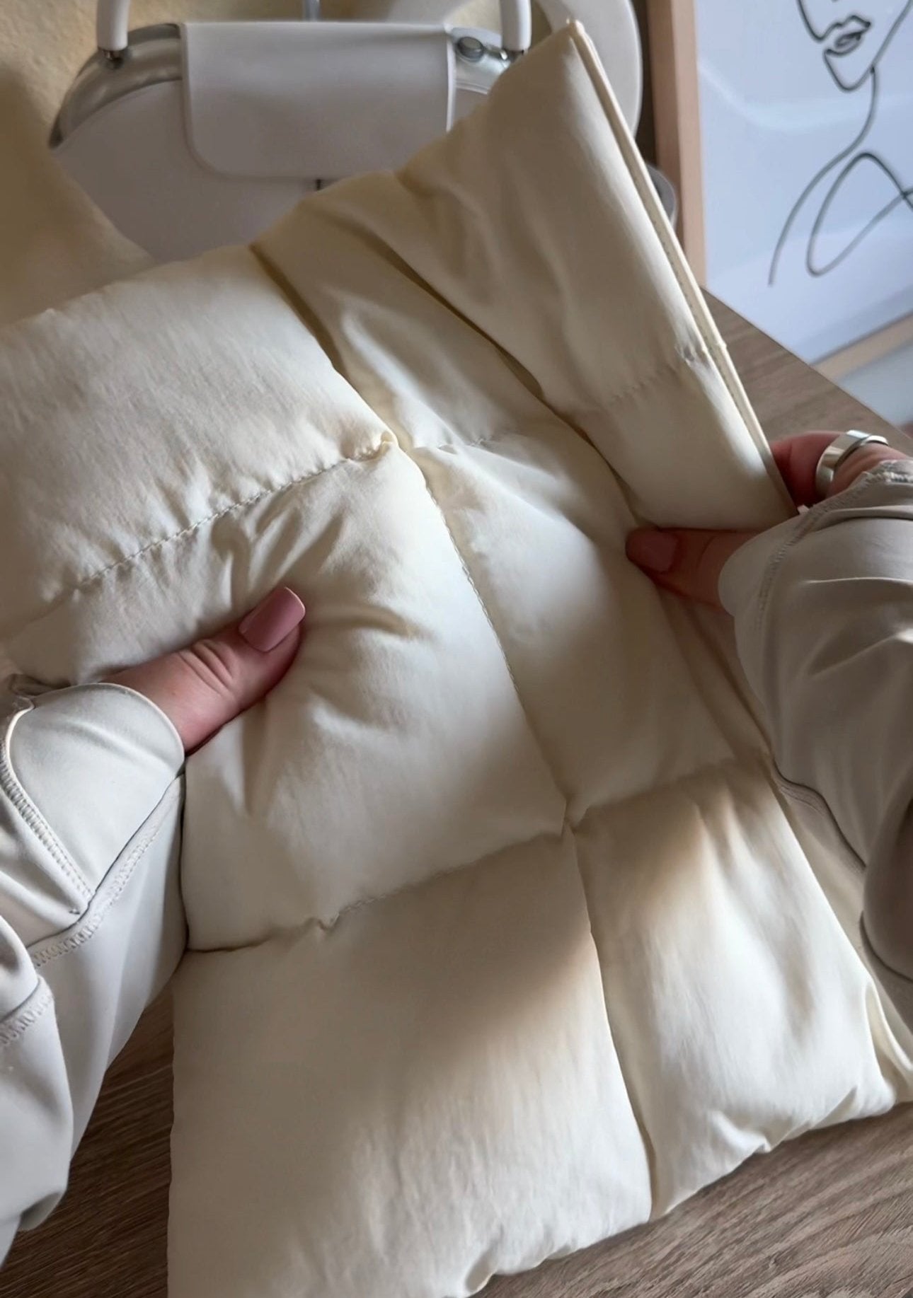 Cloudy Puffer Laptophoes β Stijlvol, Zacht & Beschermend βοΈπ»