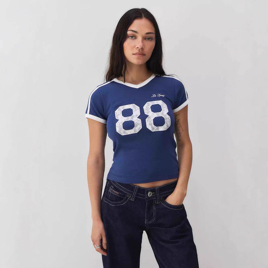 De Mode Outlet | Dames Sport T-shirt met Kantdetail & Korte Mouwen