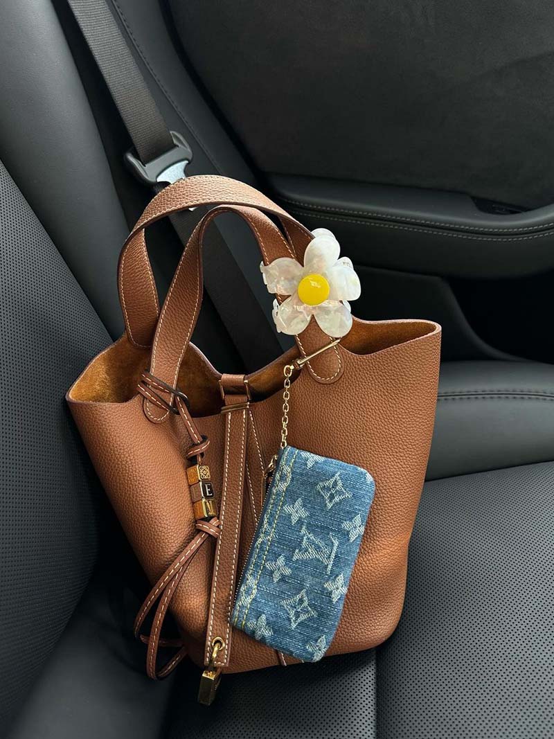 ELENA | Elegante Vegan Tas met Metalen Slot – Luxe & Veelzijdig
