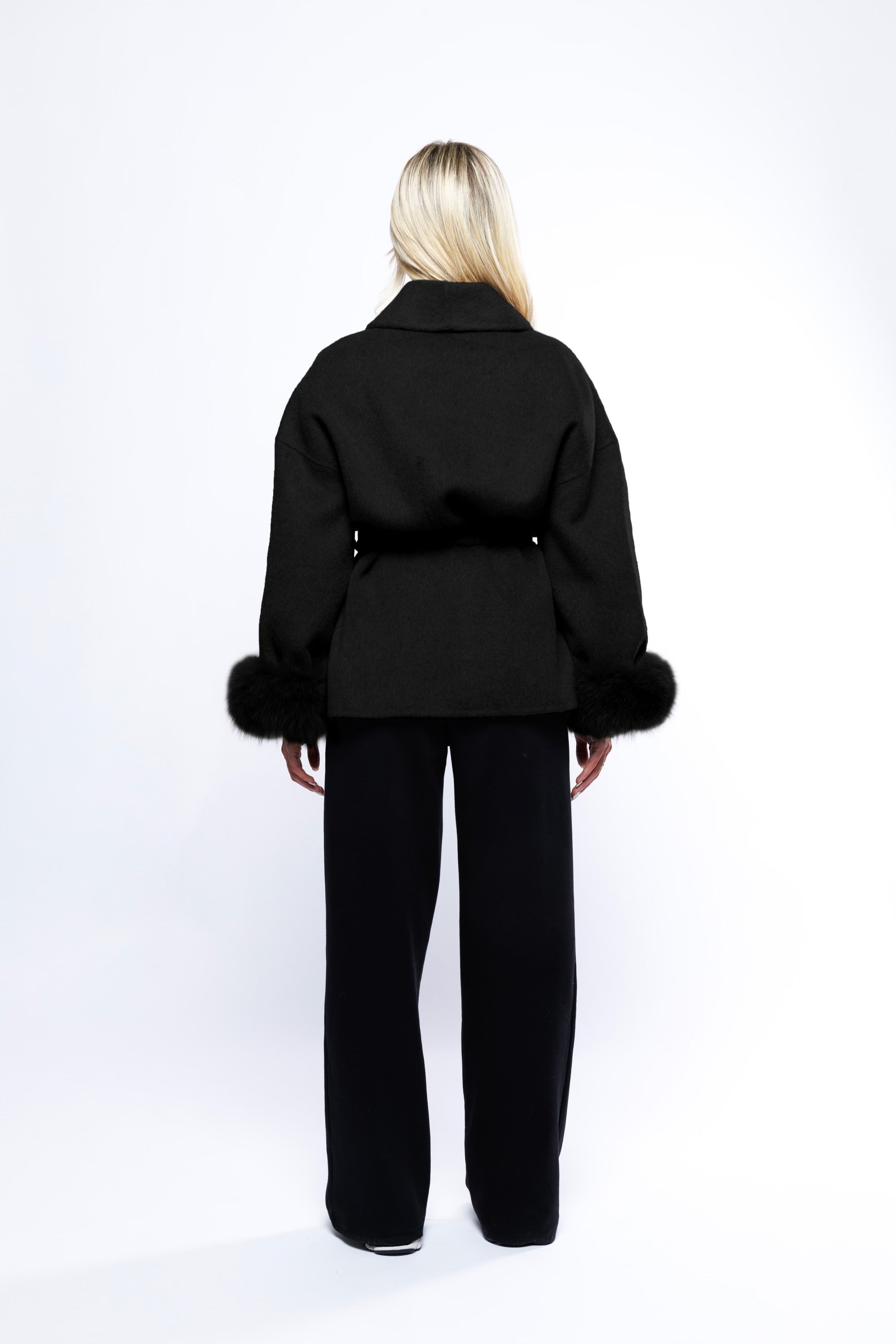 Celeste Luxe Wrap – Winterse Glamour op haar Best