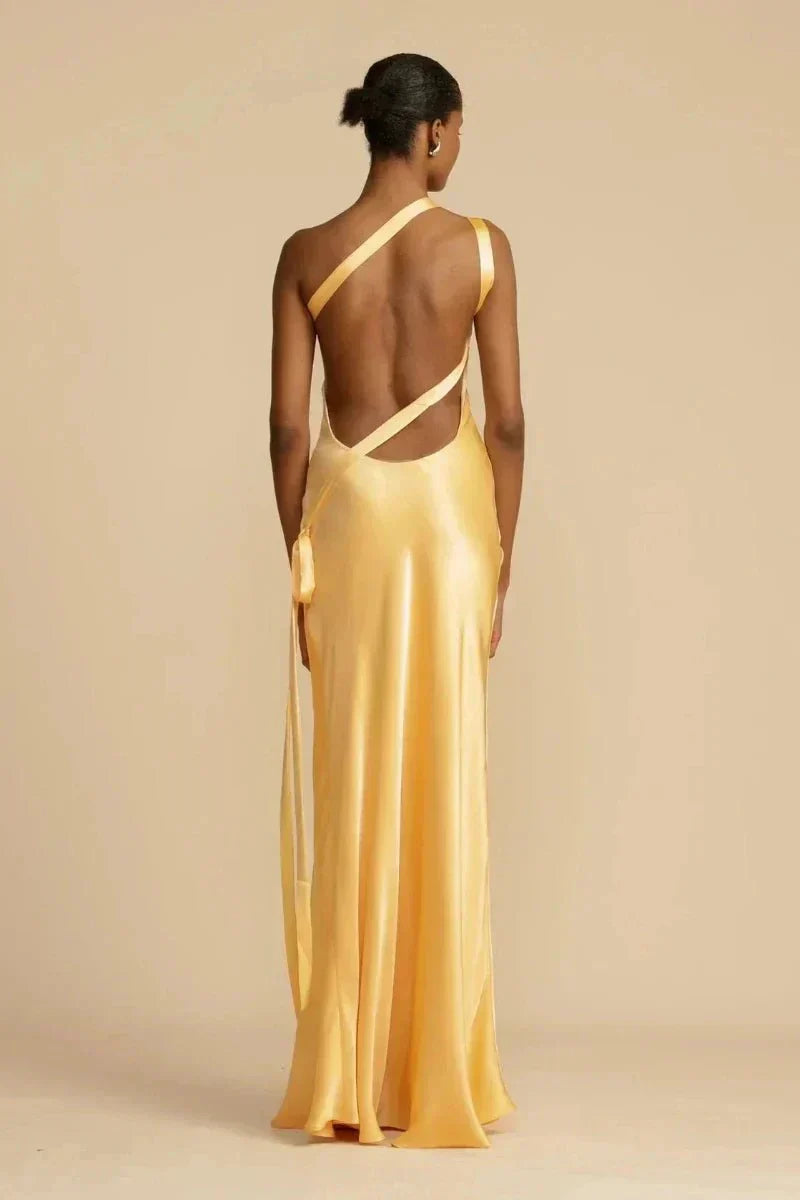 Luviera | One Shoulder Avondjurk – Elegant, Modern & Verfijnd