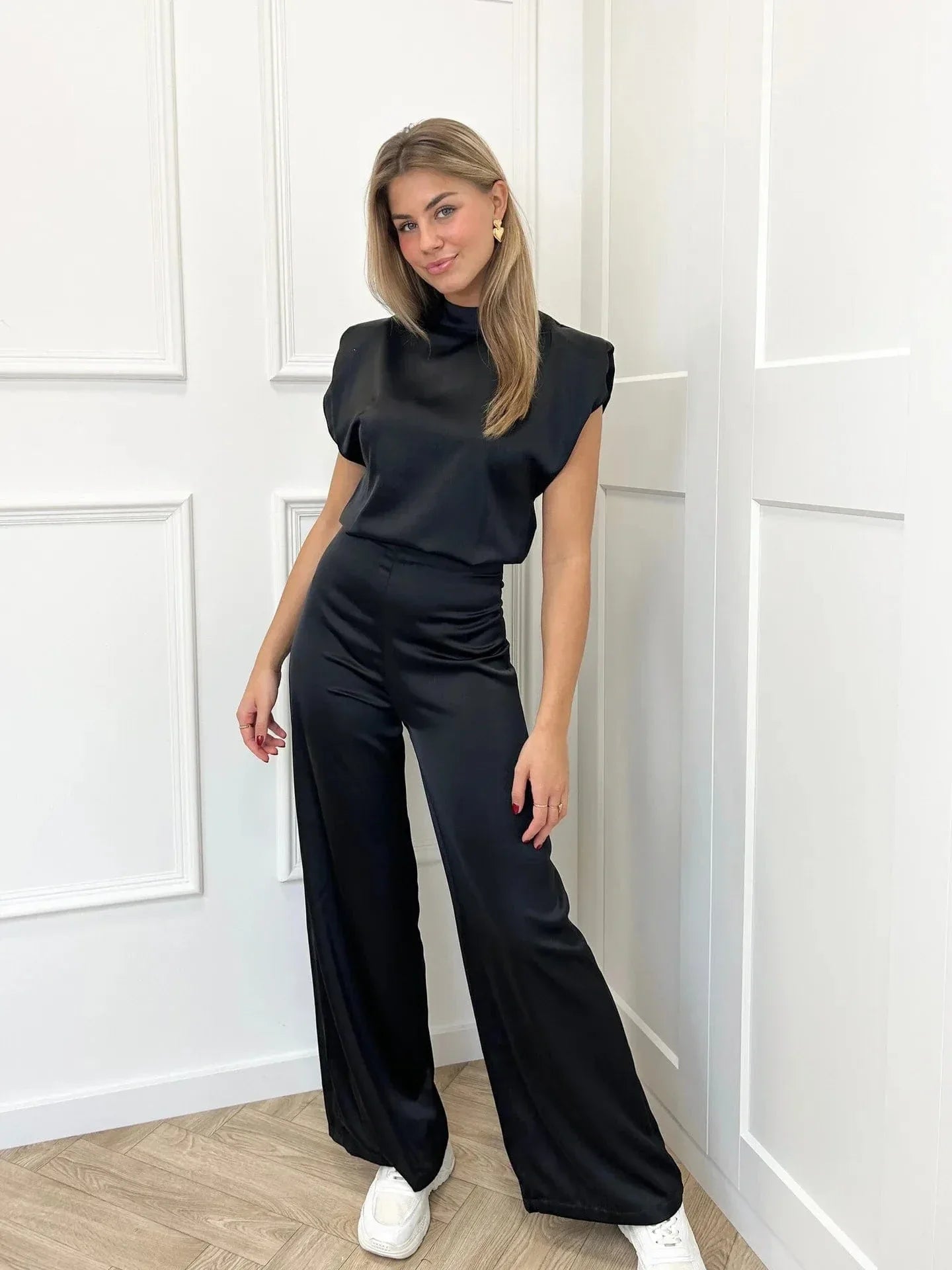 Dames jumpsuit – Rugloos design met wijde pijpen
