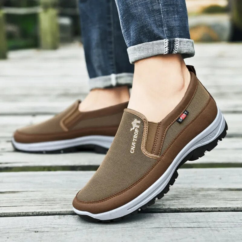 Herenschoenen met slip-on instap en voetondersteuning