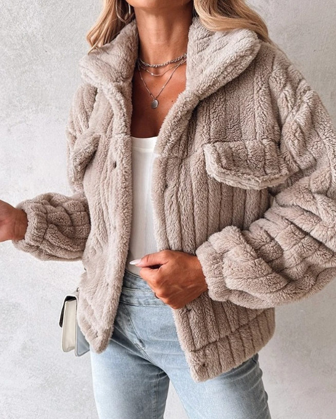 Dames Teddy Jas – Oversized Met Knoopsluiting en Zijzakken
