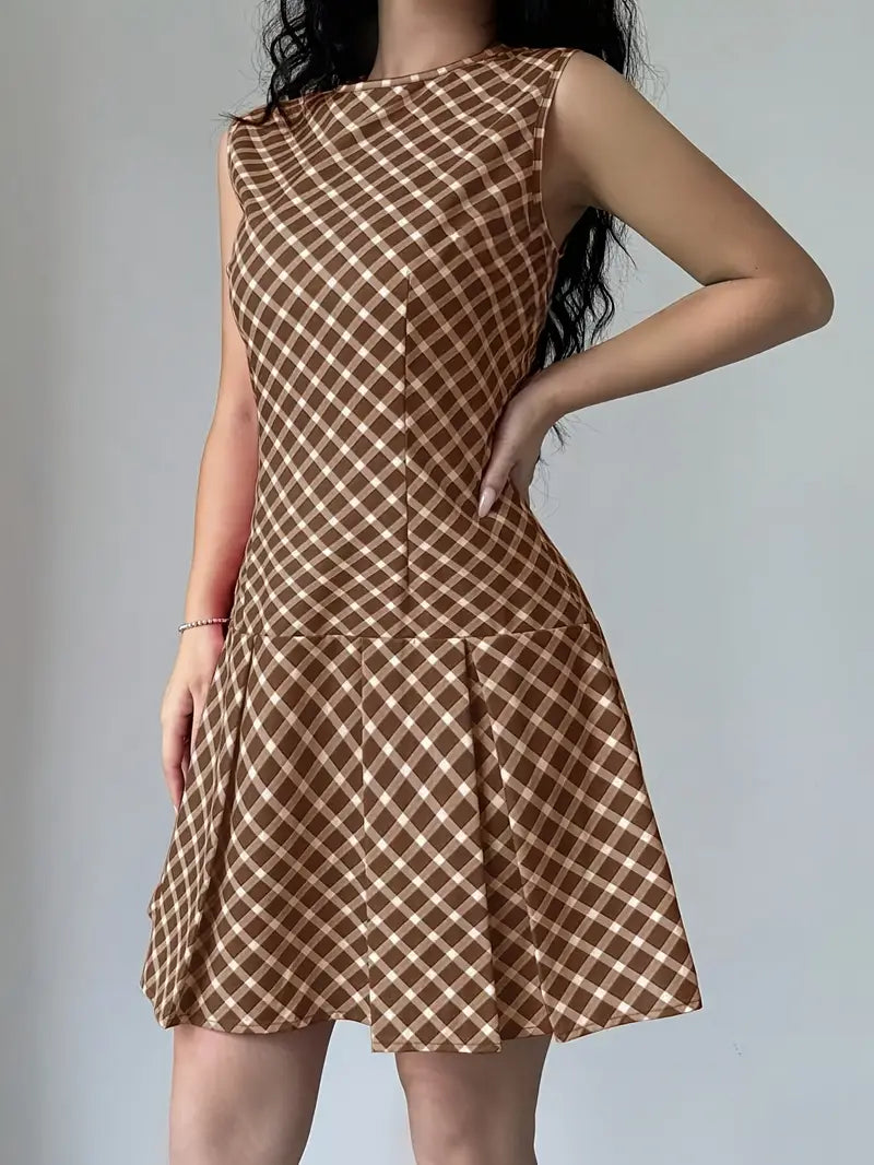 Mode Outlet | Stijlvolle Mouwloze Jurk met Plooien – Tijdloze Elegantie