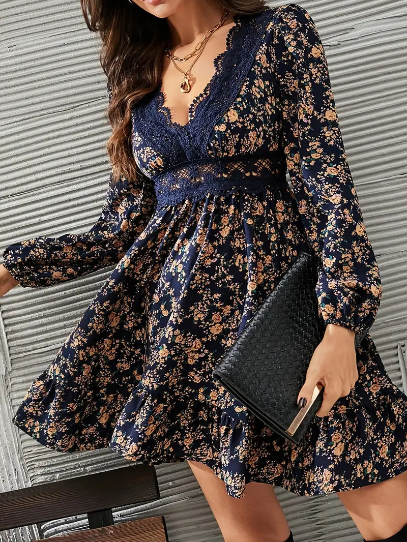 Mode Outlet | Boho Bloemenjurk met Diepe V-Hals – Vrouwelijk & Elegant