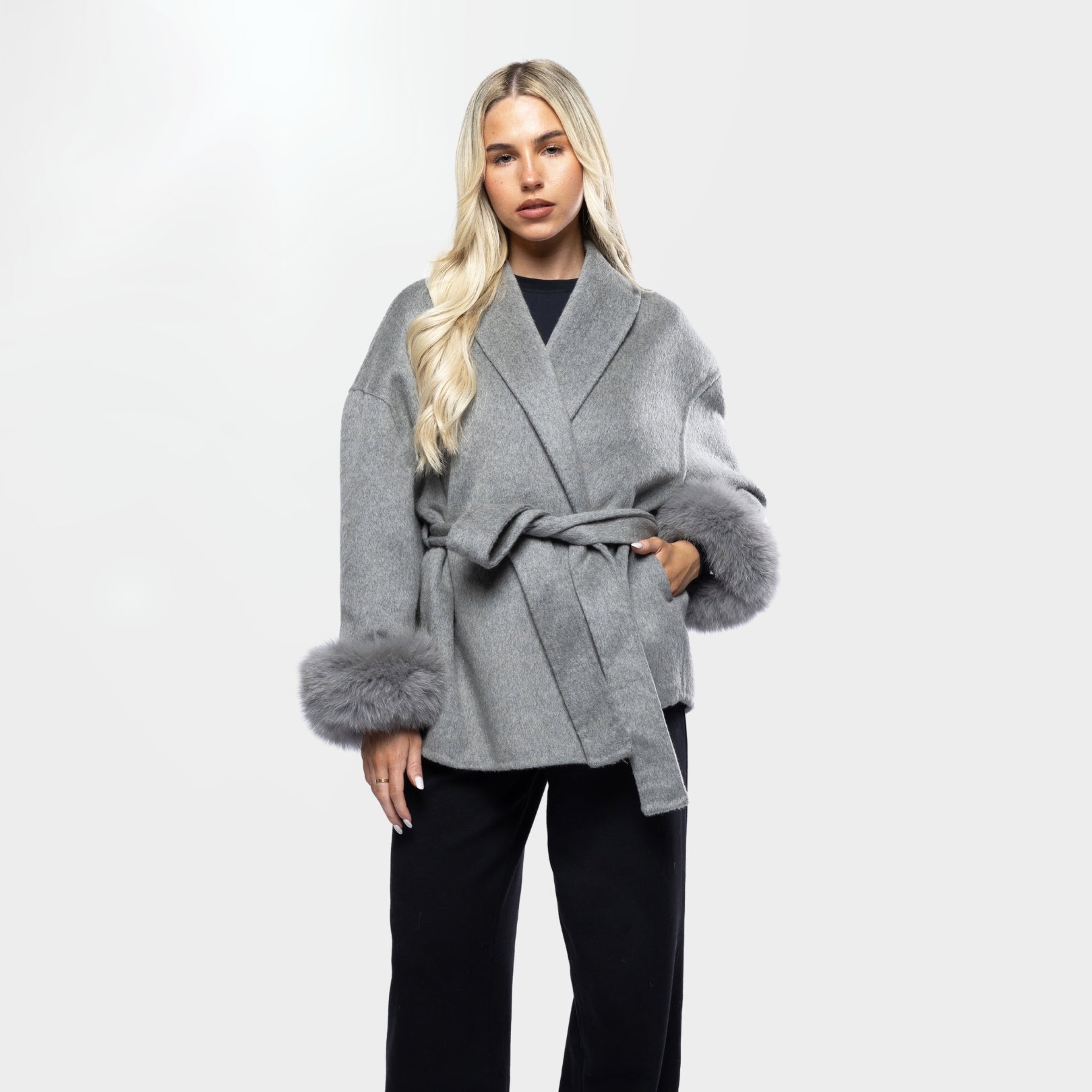 Celeste Luxe Wrap – Winterse Glamour op haar Best