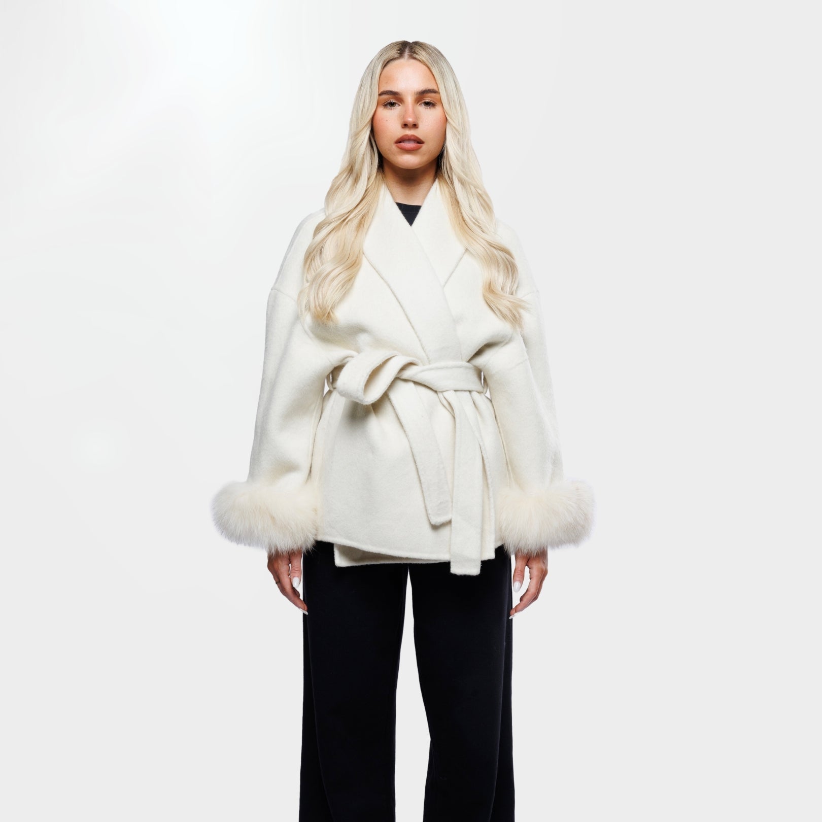 Celeste Luxe Wrap – Winterse Glamour op haar Best