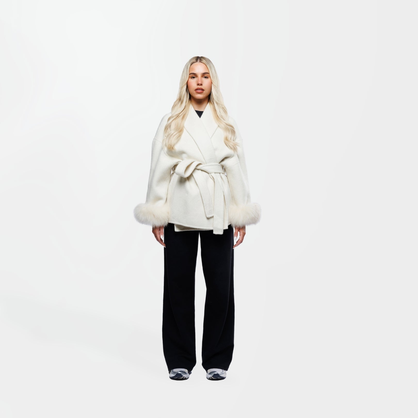Celeste Luxe Wrap – Winterse Glamour op haar Best