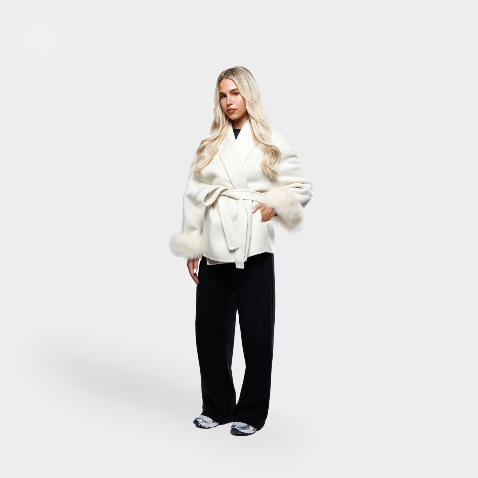 Celeste Luxe Wrap – Winterse Glamour op haar Best