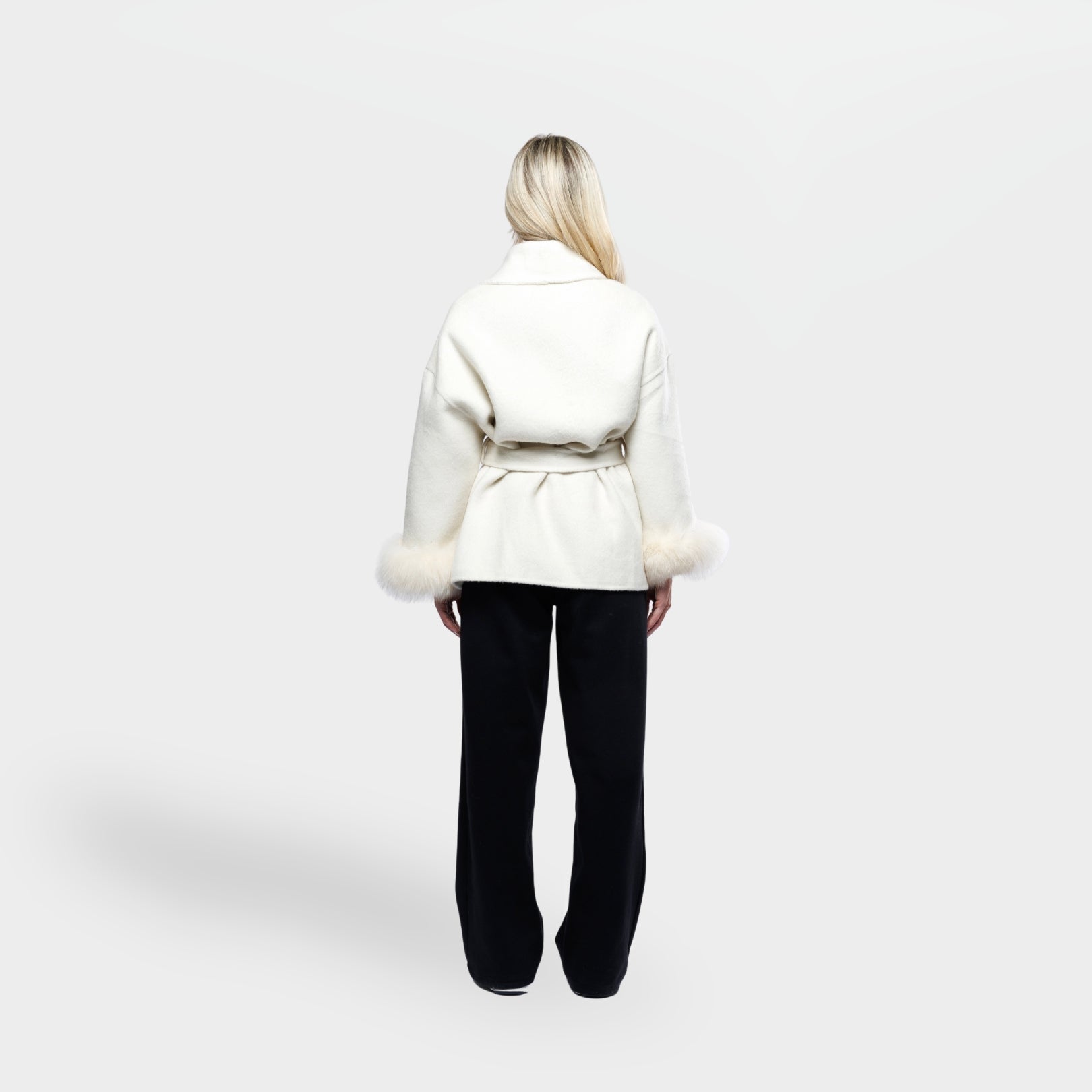 Celeste Luxe Wrap – Winterse Glamour op haar Best