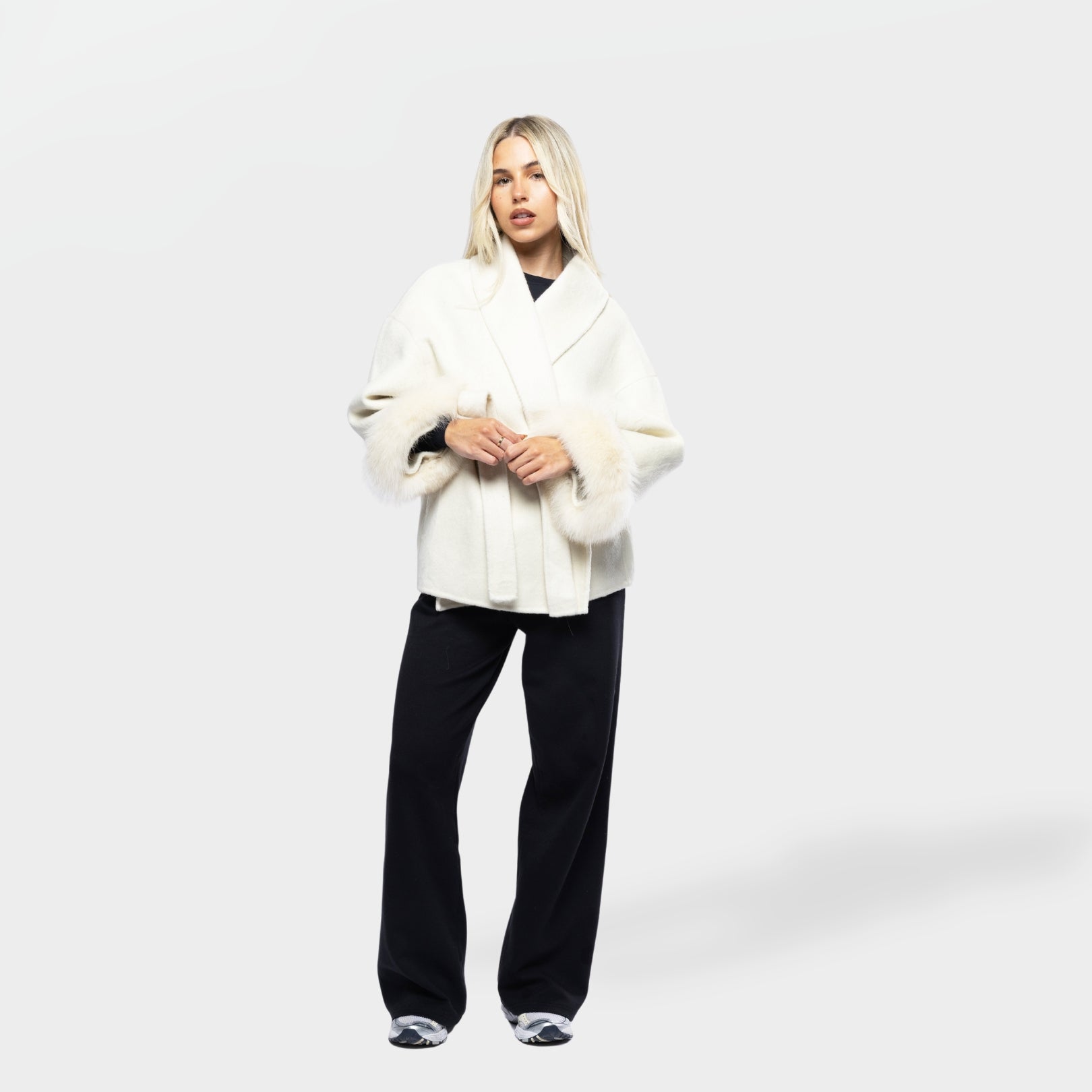 Celeste Luxe Wrap – Winterse Glamour op haar Best