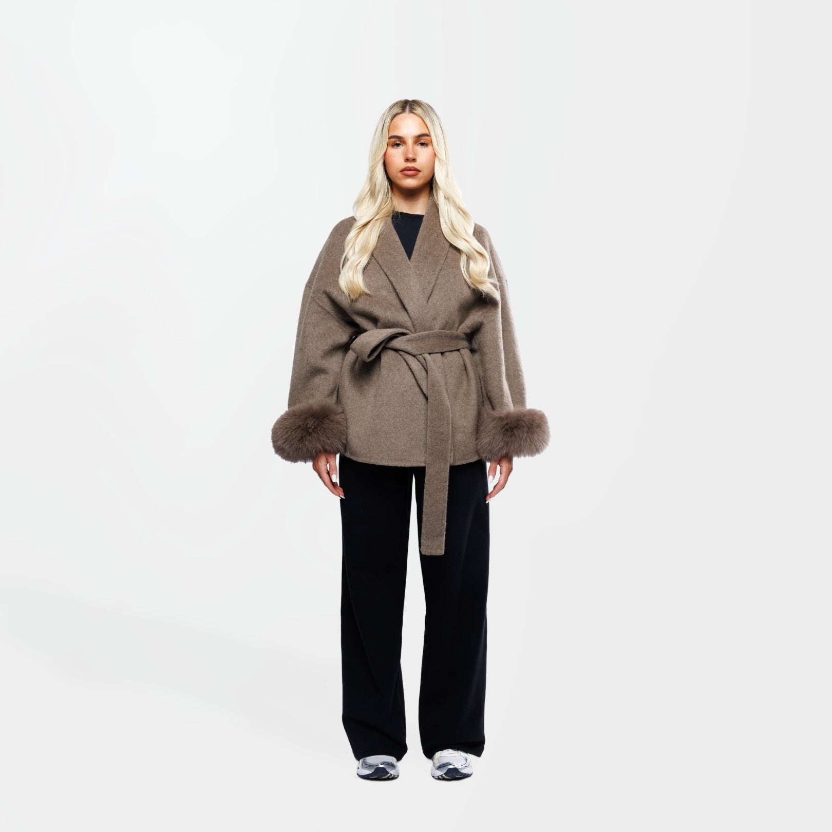 Celeste Luxe Wrap – Winterse Glamour op haar Best