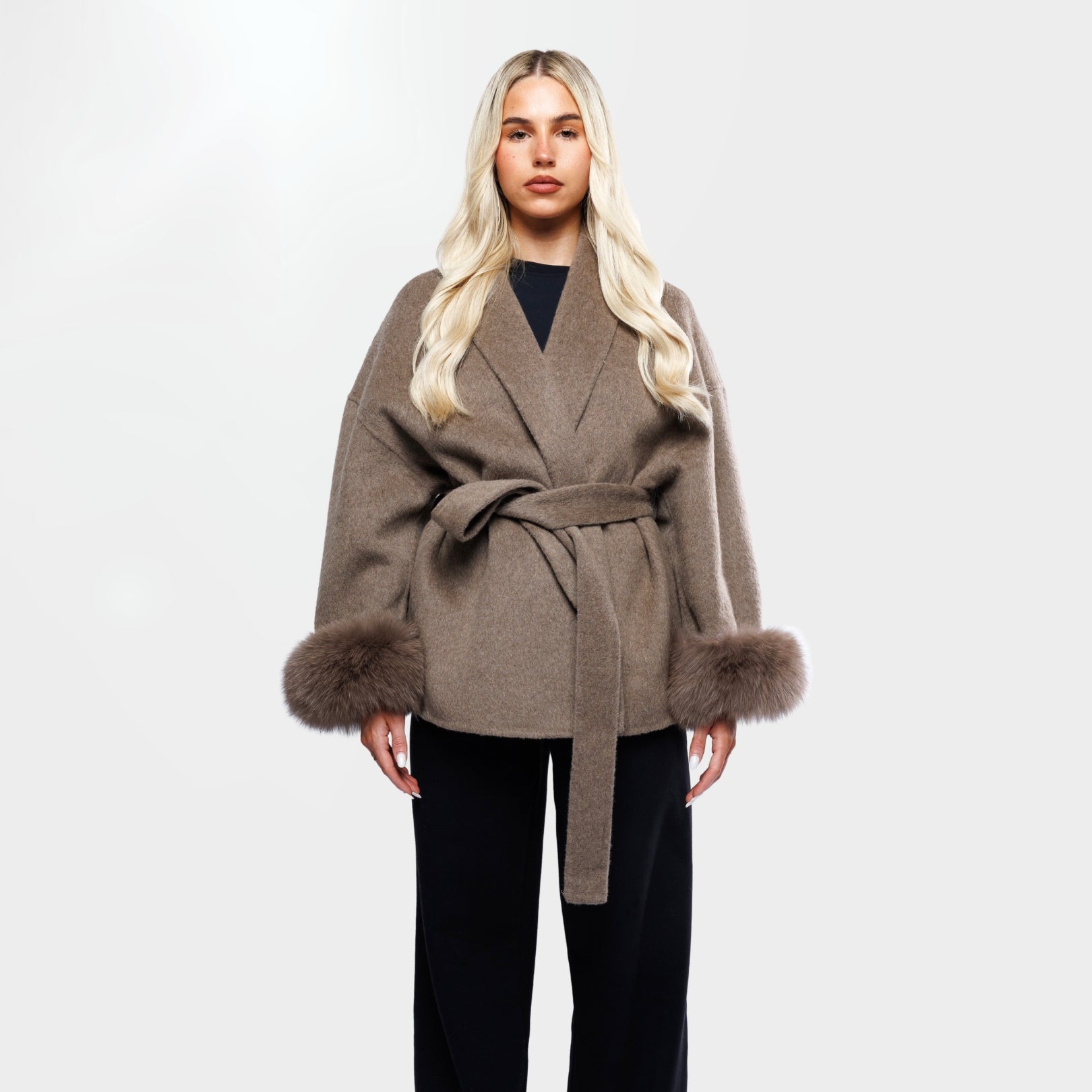 Celeste Luxe Wrap – Winterse Glamour op haar Best