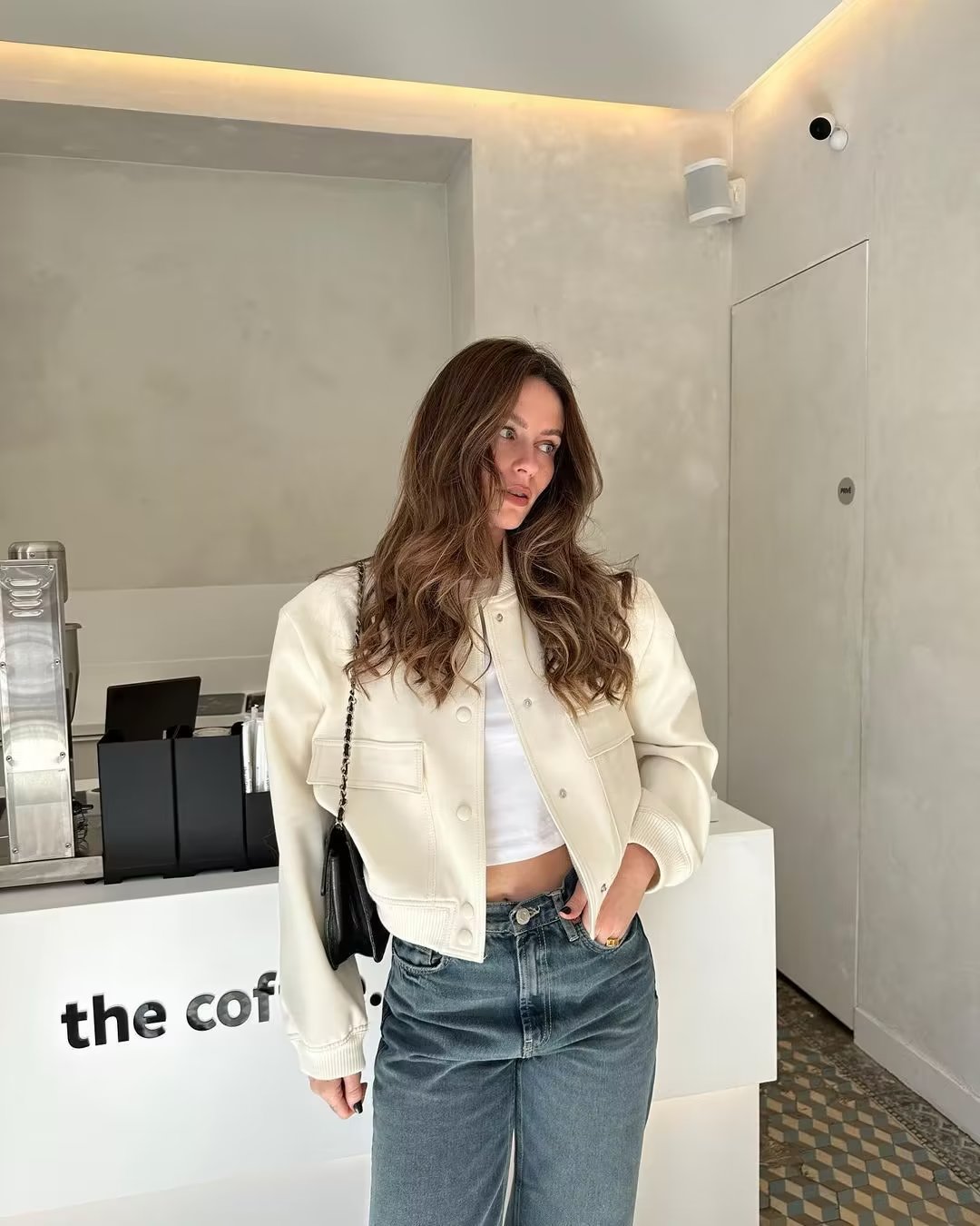 Mila | Trendy Cropped Bomberjack in Ecru