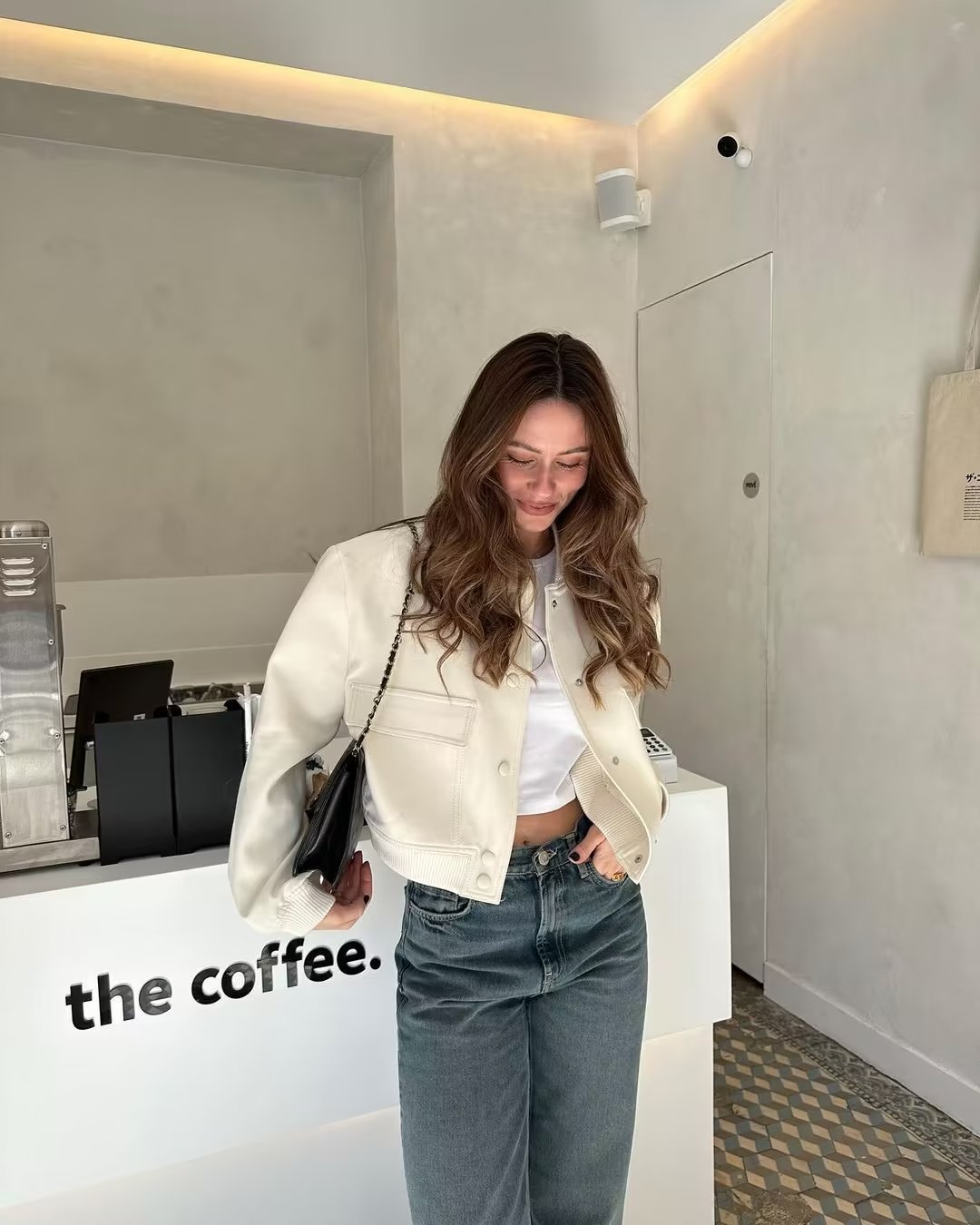 Mila | Trendy Cropped Bomberjack in Ecru