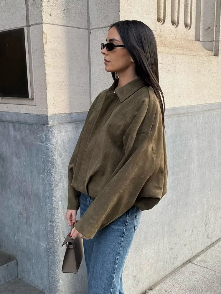 Dames Korte Jas – Suède Look – Relaxed Fit – Stijlvol en Comfortabel