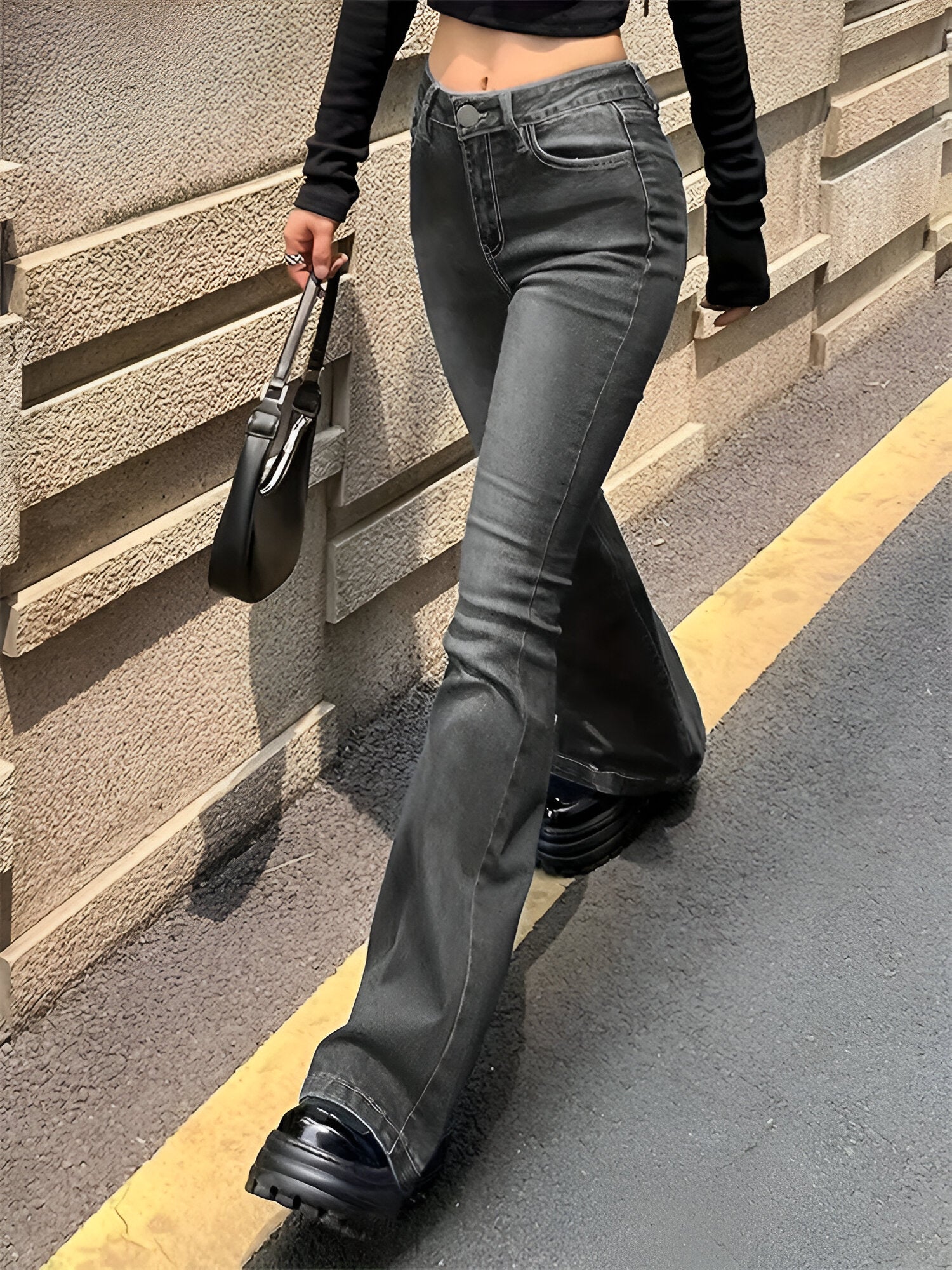 NOVA | High-Waist Flare Stretch Jeans – Trendy & Flatterend