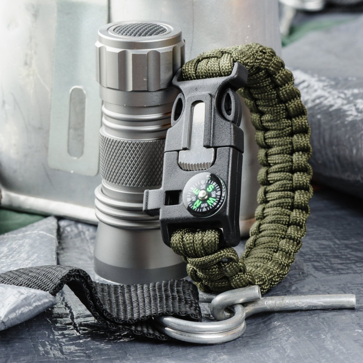 Paracord Survival Armband – Kompas en Compact Mes Gereedschap