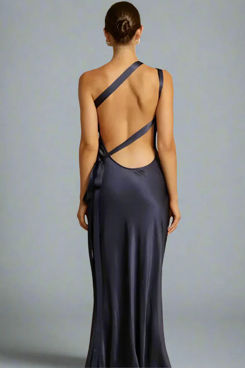 Luviera | One Shoulder Avondjurk – Elegant, Modern & Verfijnd