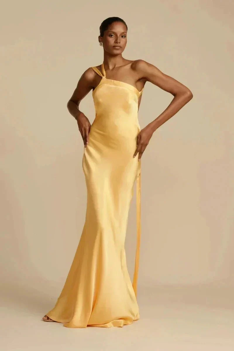 Luviera | One Shoulder Avondjurk – Elegant, Modern & Verfijnd