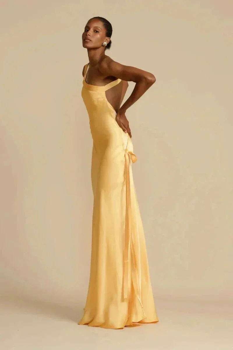 Luviera | One Shoulder Avondjurk – Elegant, Modern & Verfijnd
