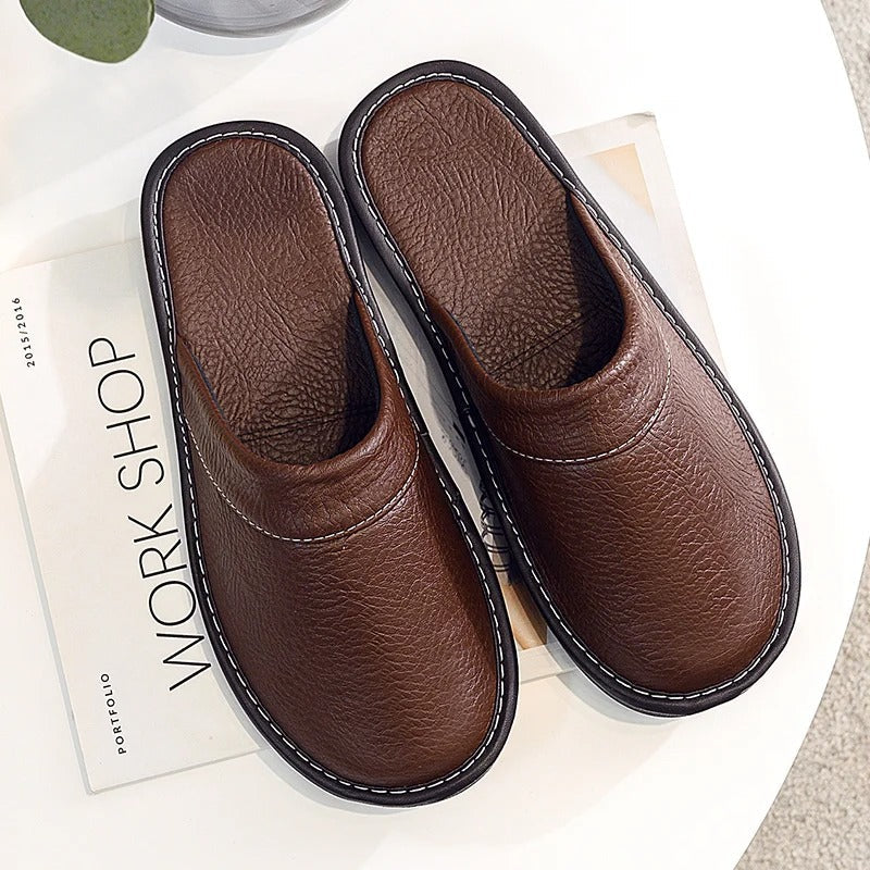 Hugo | Comfortabele Vegan Leren Pantoffels – Luxe & Ontspanning
