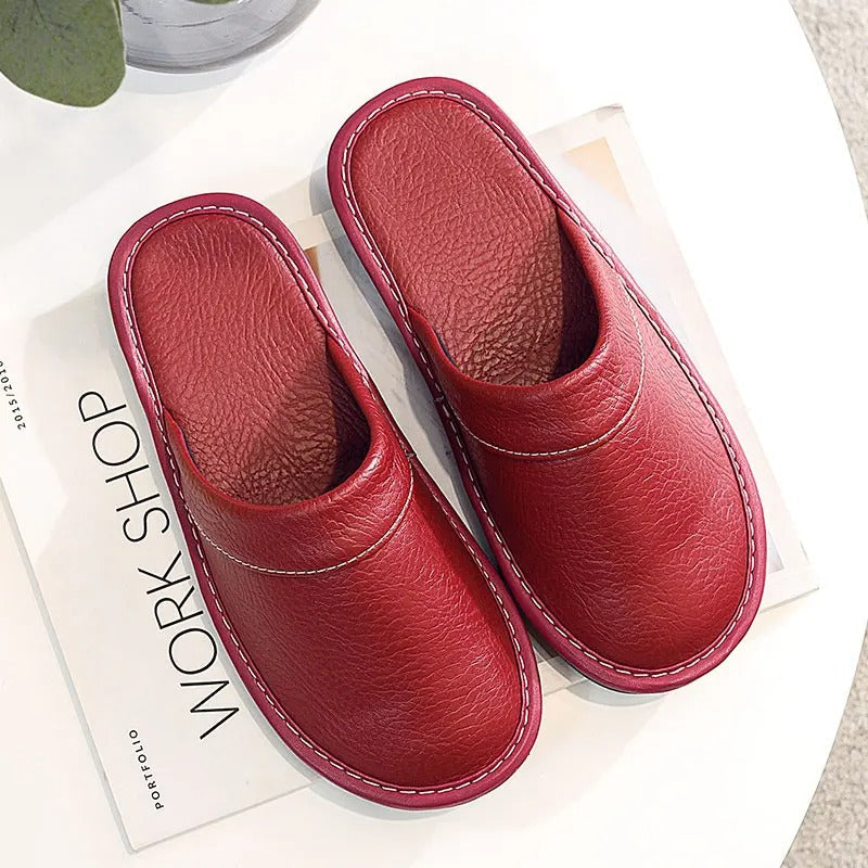 Hugo | Comfortabele Vegan Leren Pantoffels – Luxe & Ontspanning