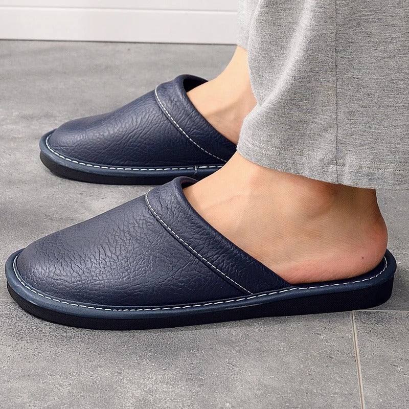Hugo | Comfortabele Vegan Leren Pantoffels – Luxe & Ontspanning