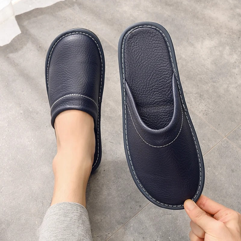 Hugo | Comfortabele Vegan Leren Pantoffels – Luxe & Ontspanning