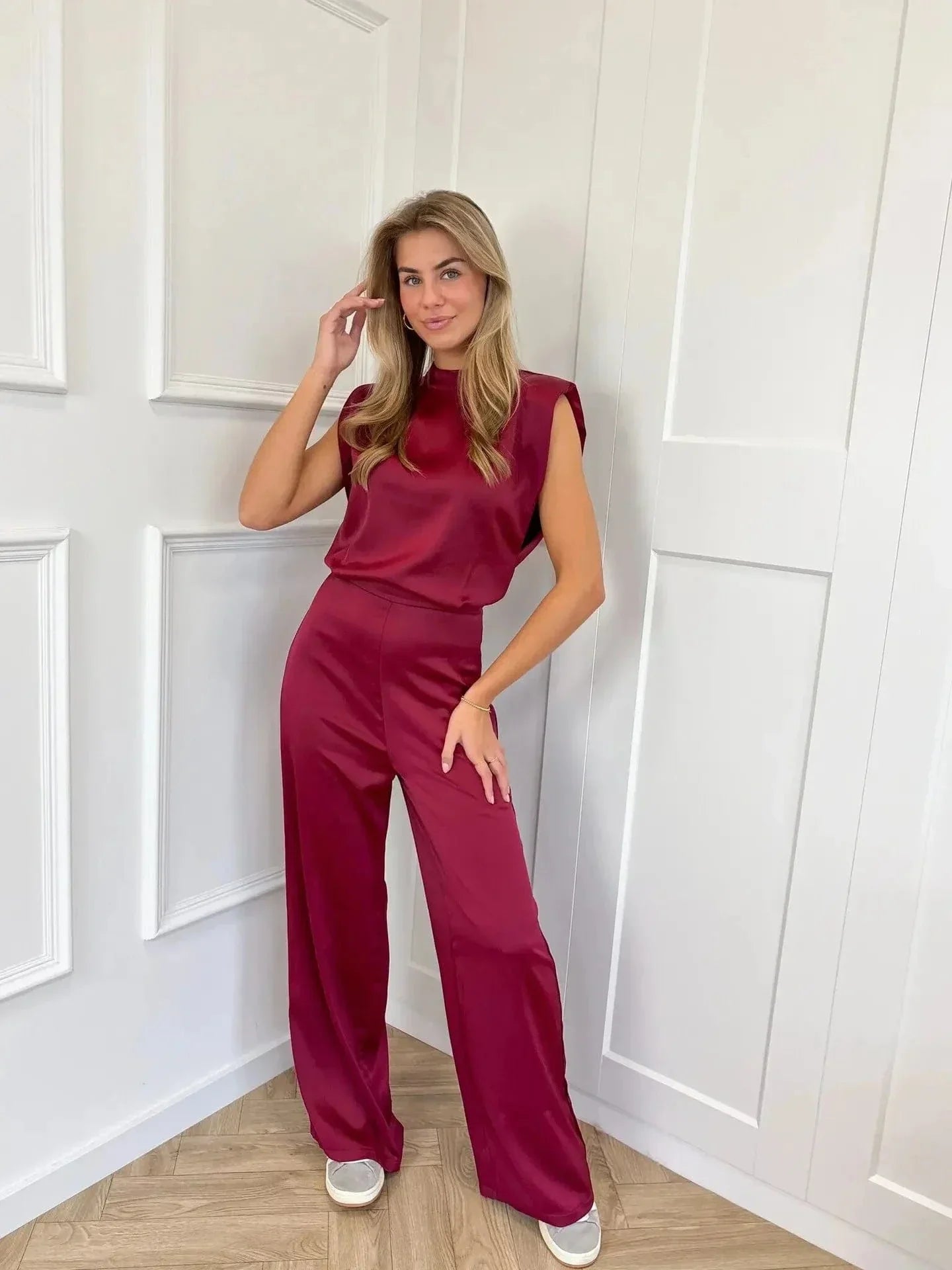 Dames jumpsuit – Rugloos design met wijde pijpen