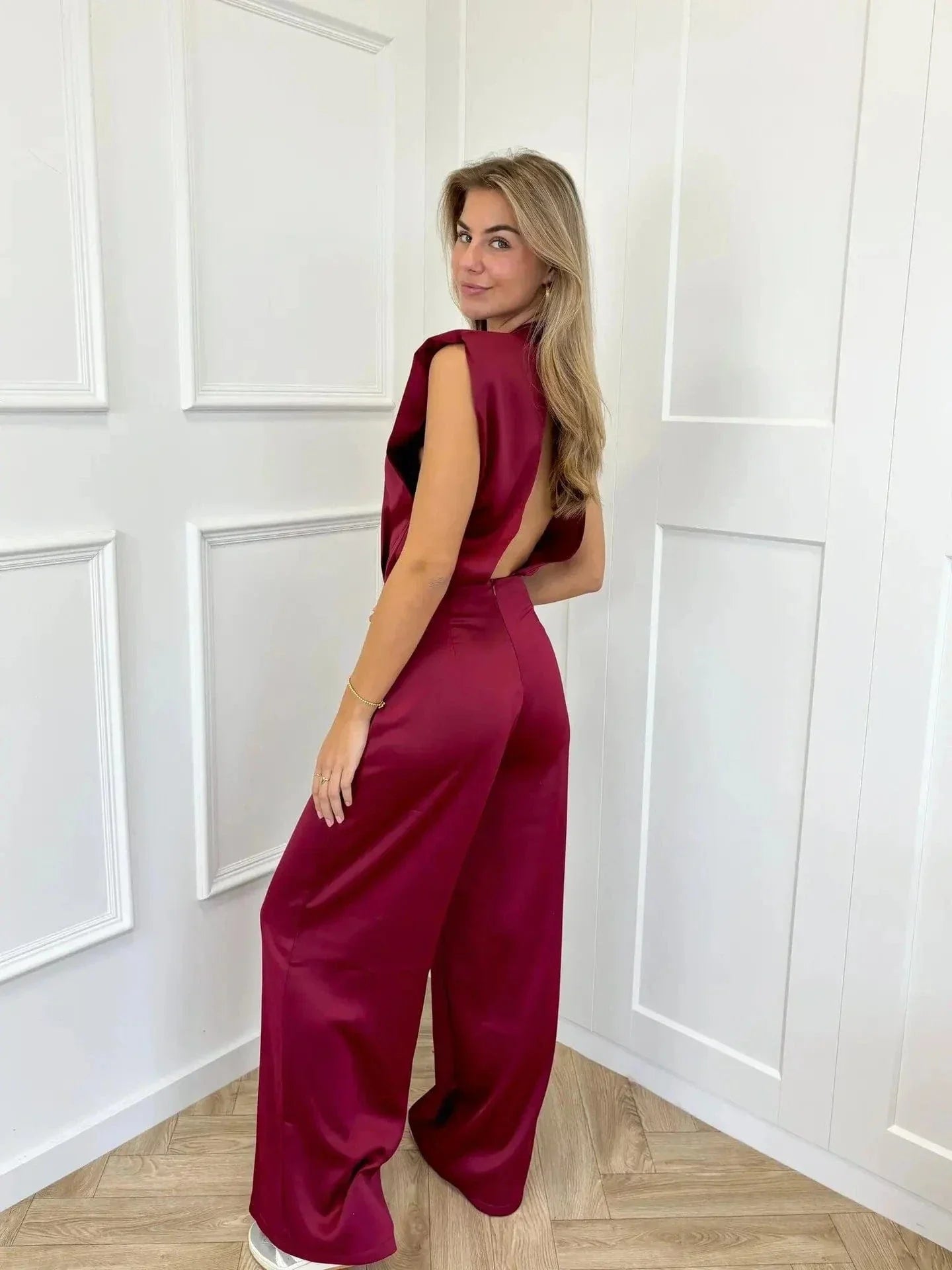 Dames jumpsuit – Rugloos design met wijde pijpen