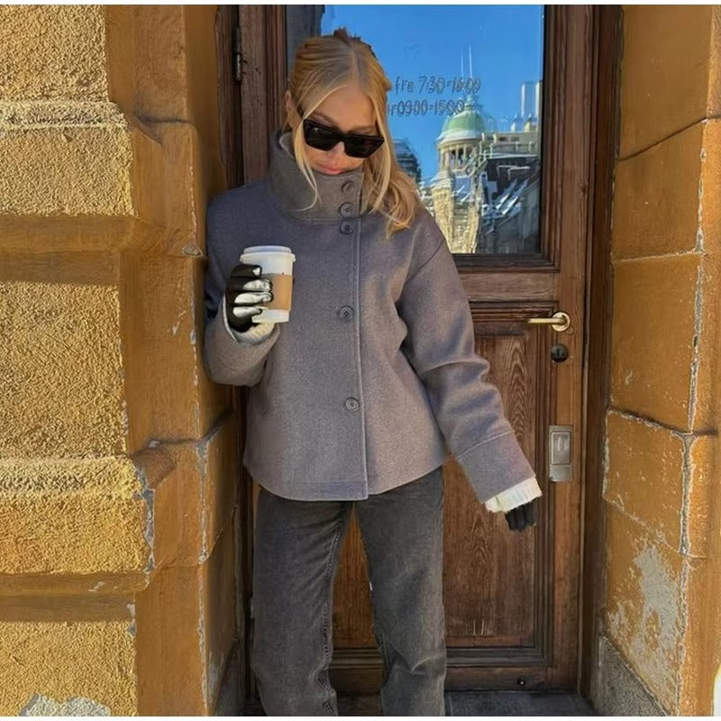 Dames Korte Jas | Elegante jas met hoge kraag en knopen